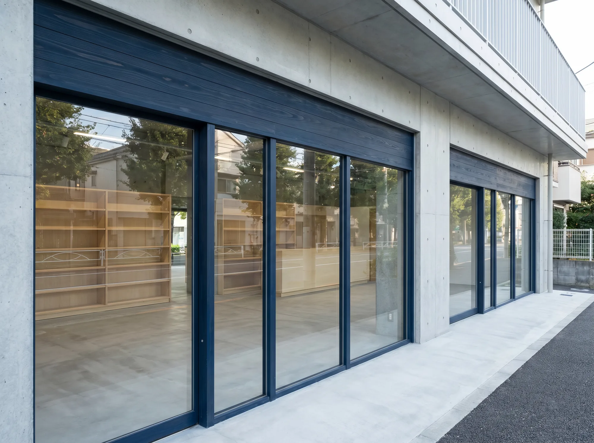 市川市・店舗フロント / 目隠し+デザインフィルム